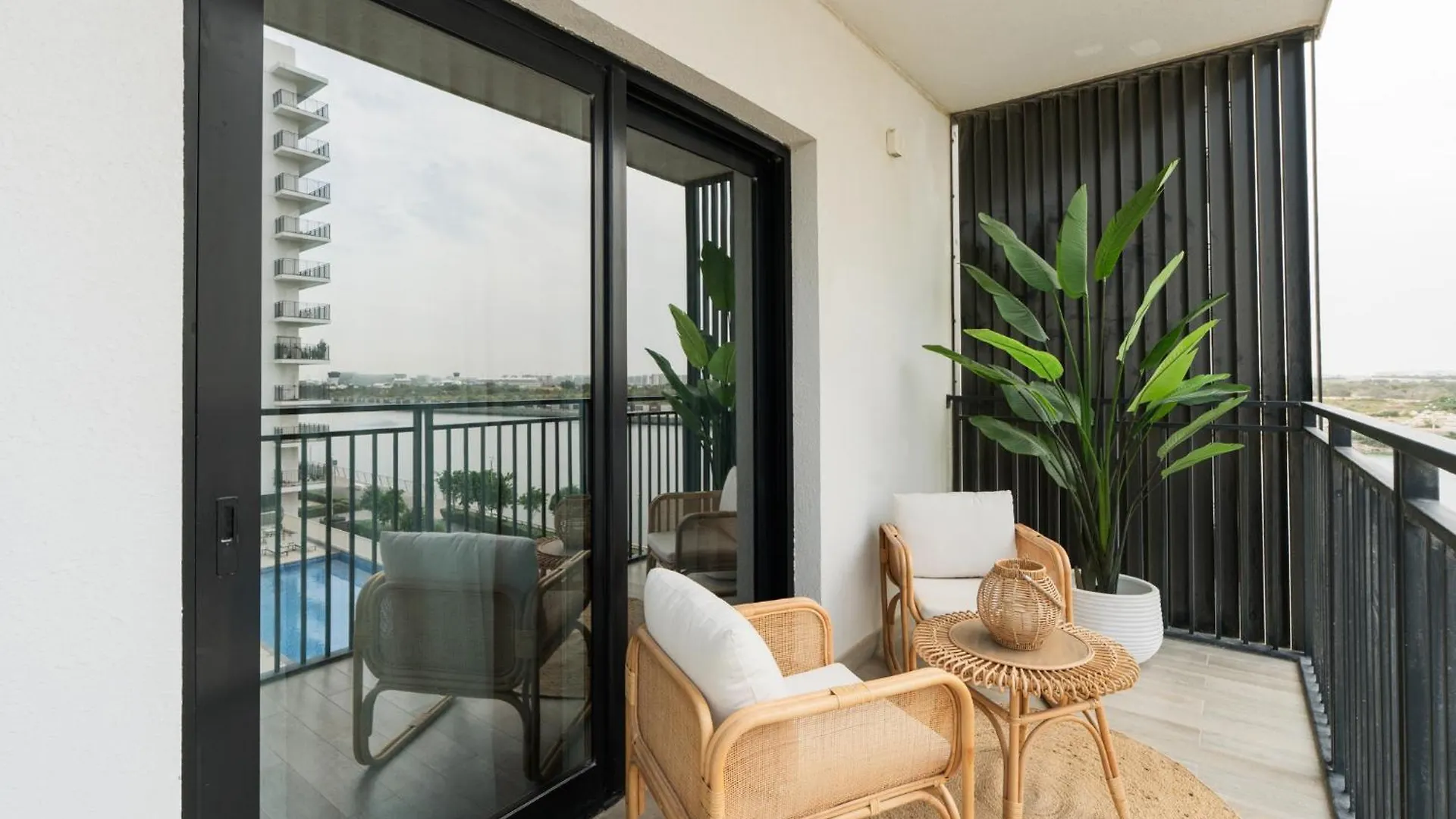 1 Bedroom Home Αμπού Ντάμπι