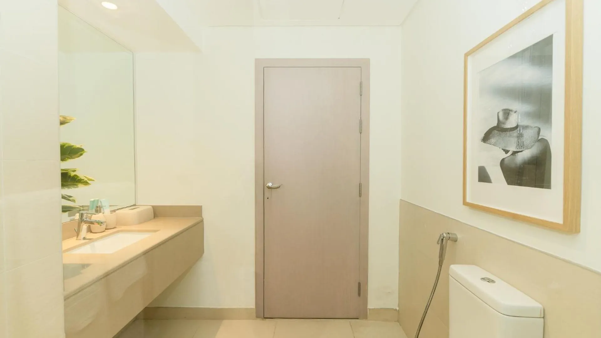 1 Bedroom Home Αμπού Ντάμπι