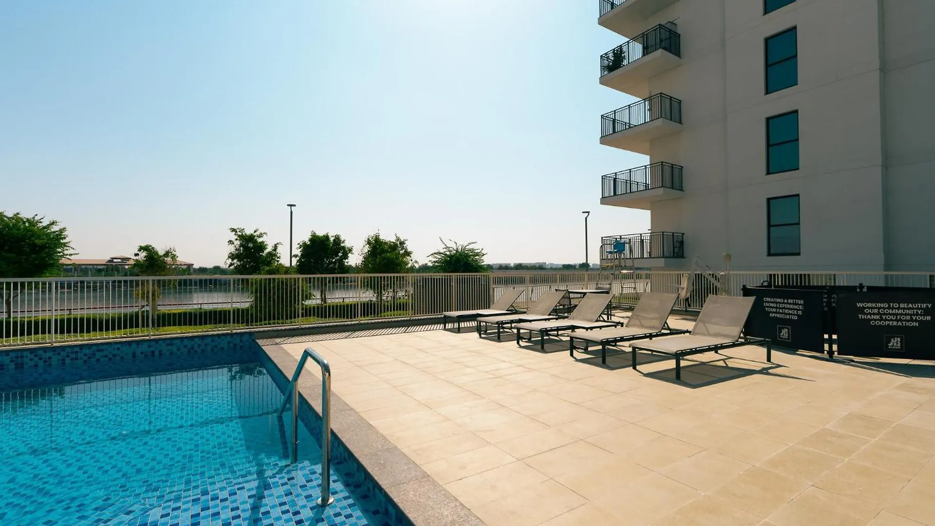 1 Bedroom Home Αμπού Ντάμπι 0*,
